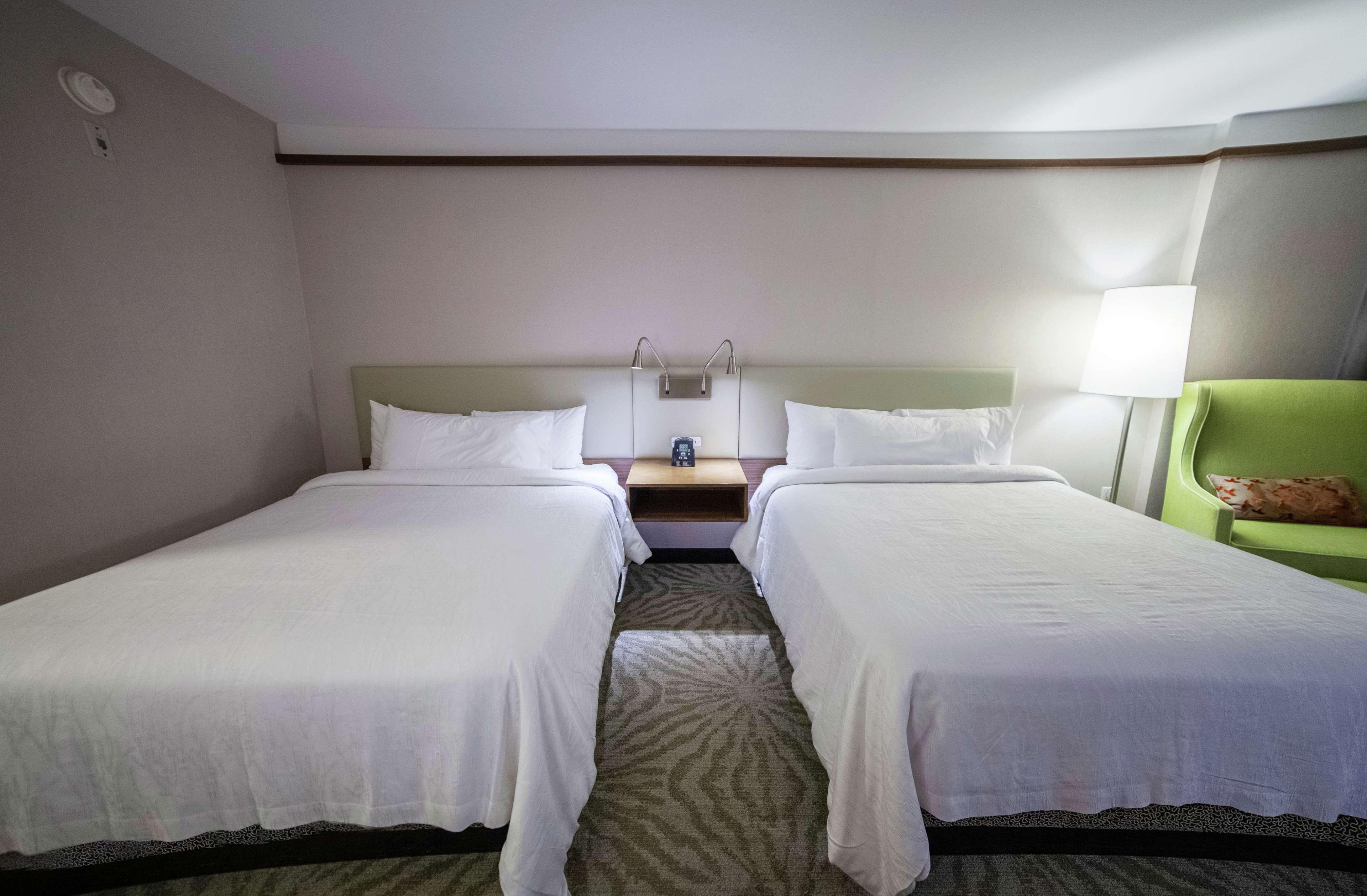 Hilton Garden Inn Montreal Airport Dorval Ngoại thất bức ảnh