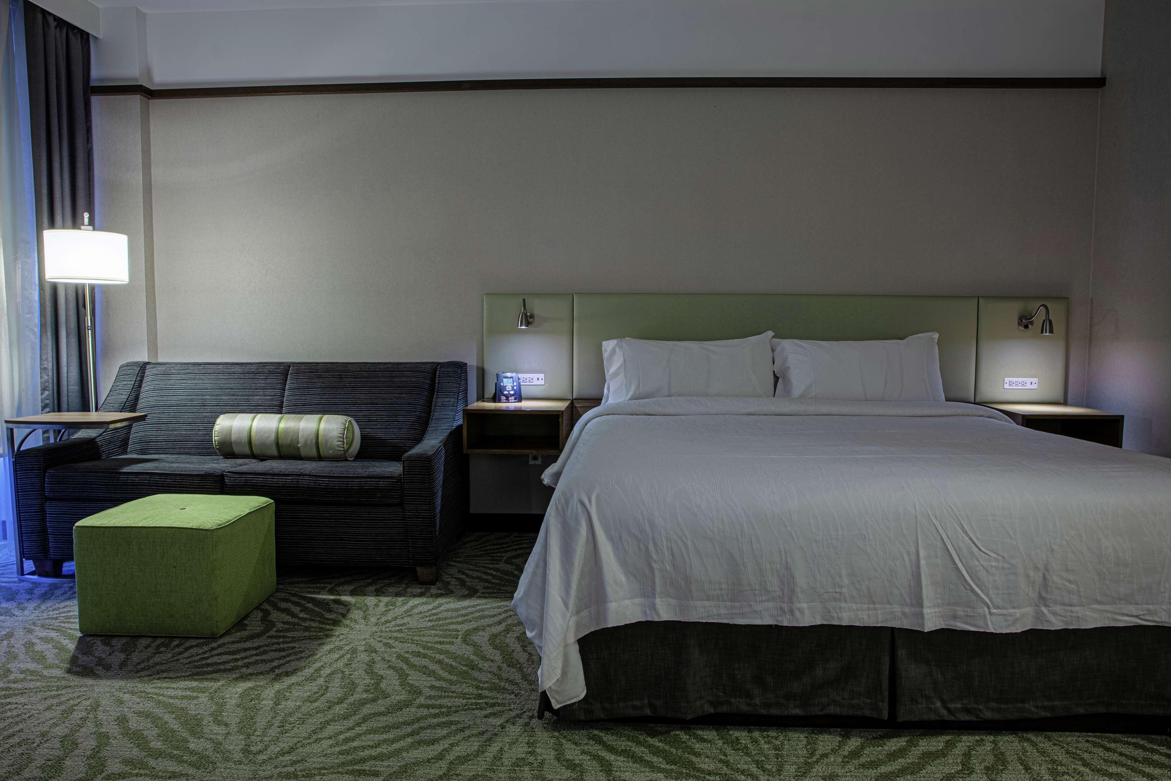 Hilton Garden Inn Montreal Airport Dorval Ngoại thất bức ảnh