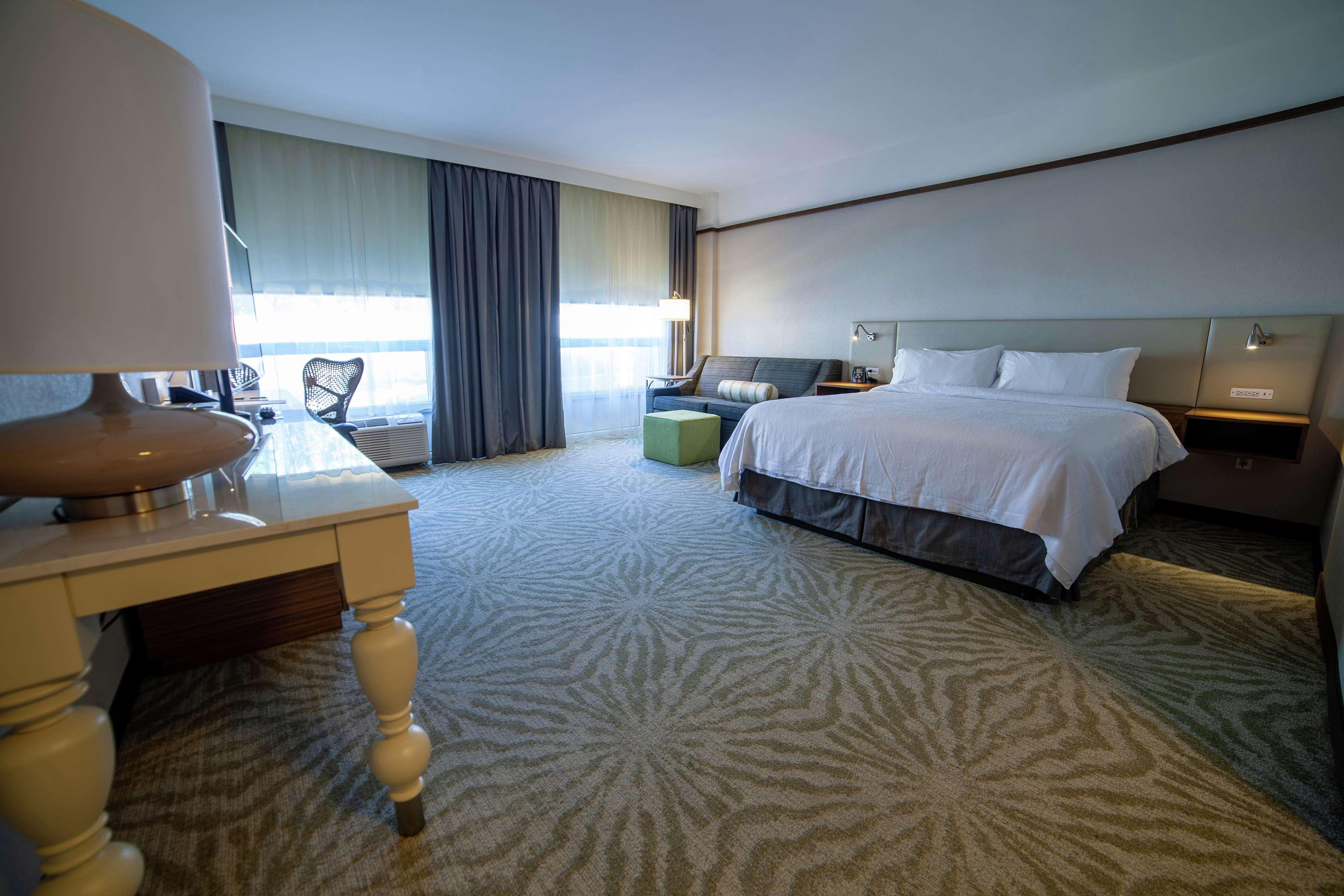 Hilton Garden Inn Montreal Airport Dorval Ngoại thất bức ảnh