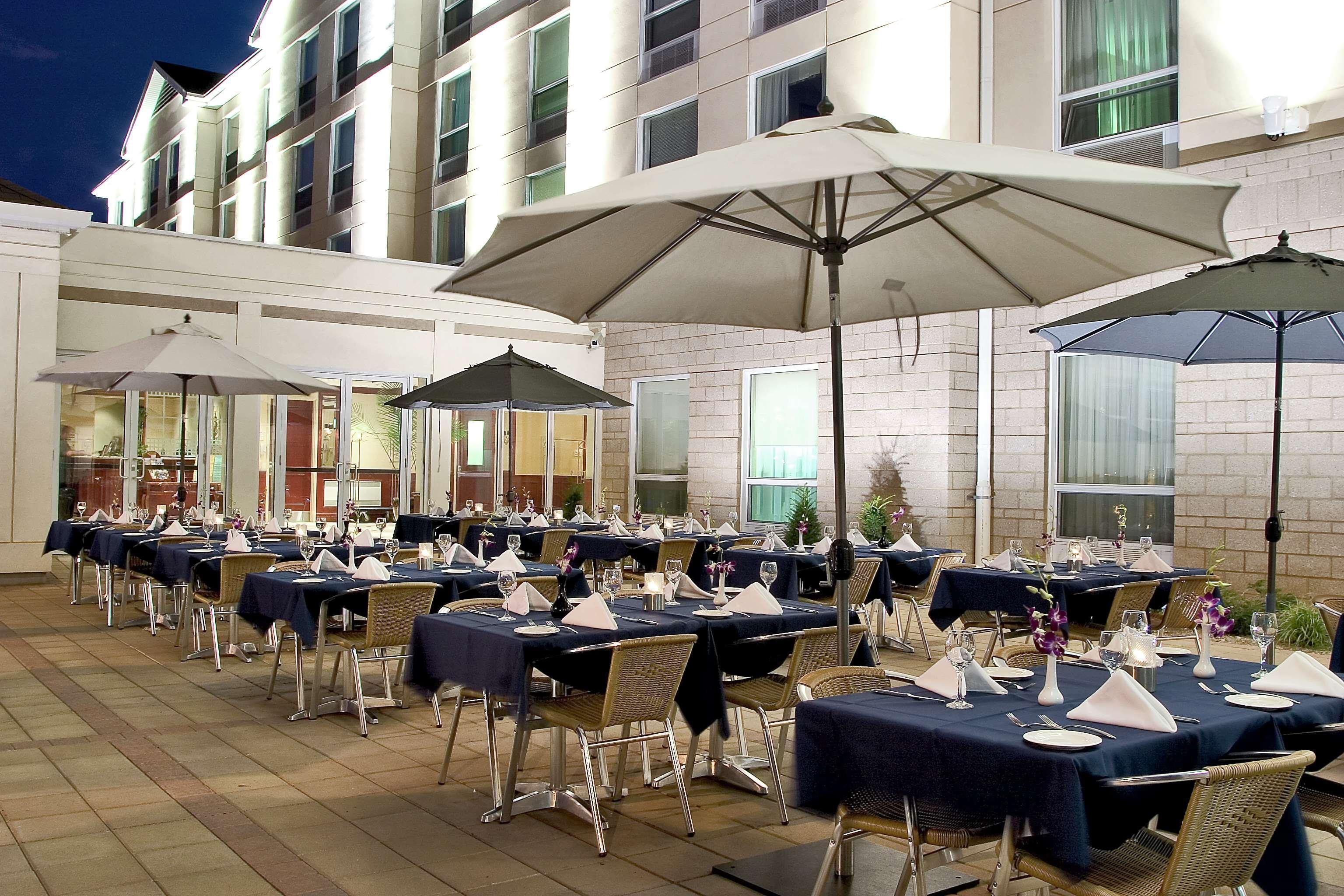 Hilton Garden Inn Montreal Airport Dorval Ngoại thất bức ảnh