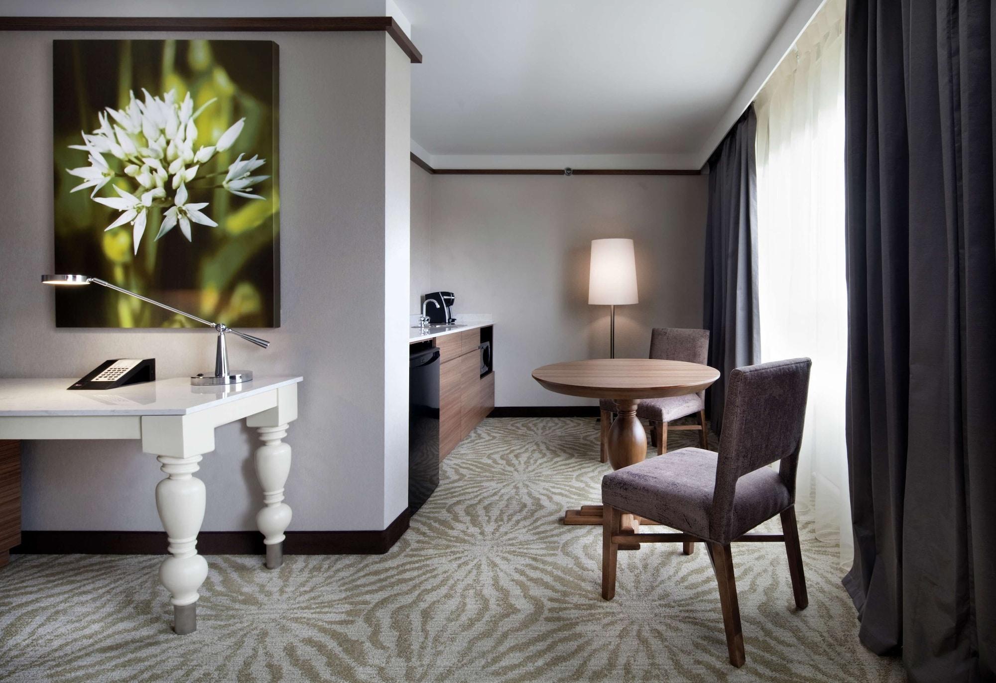 Hilton Garden Inn Montreal Airport Dorval Ngoại thất bức ảnh