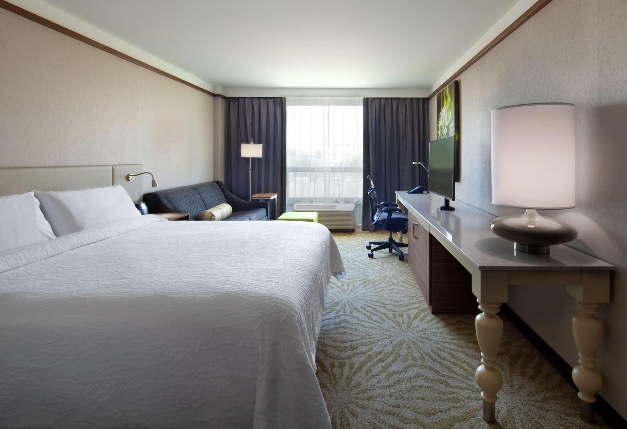 Hilton Garden Inn Montreal Airport Dorval Ngoại thất bức ảnh