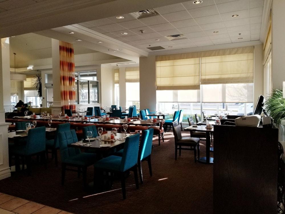 Hilton Garden Inn Montreal Airport Dorval Ngoại thất bức ảnh