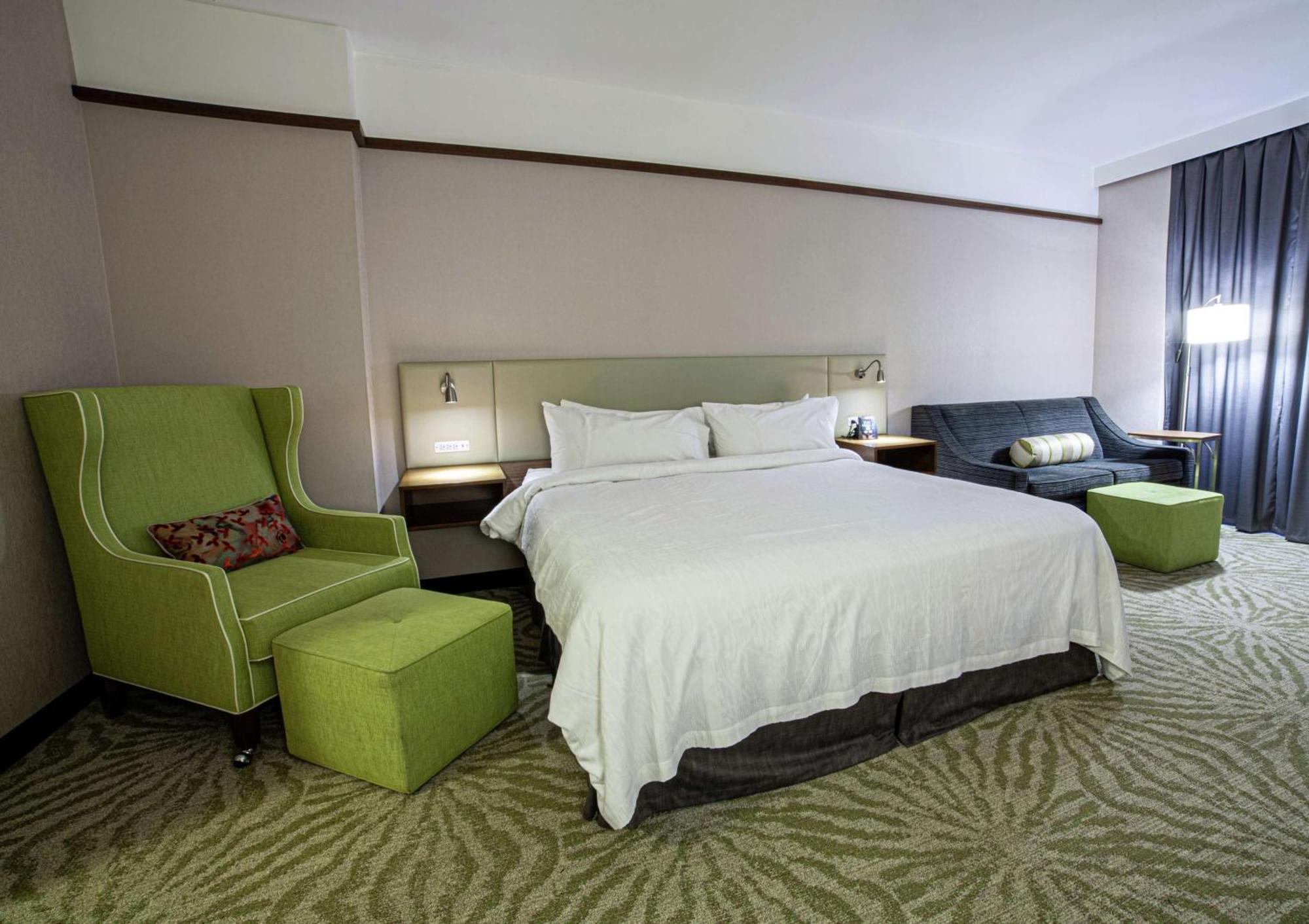 Hilton Garden Inn Montreal Airport Dorval Ngoại thất bức ảnh
